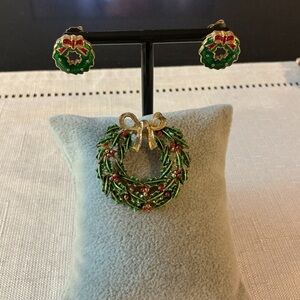 Green and Gold Tone Wreath Brooch and Earring Set